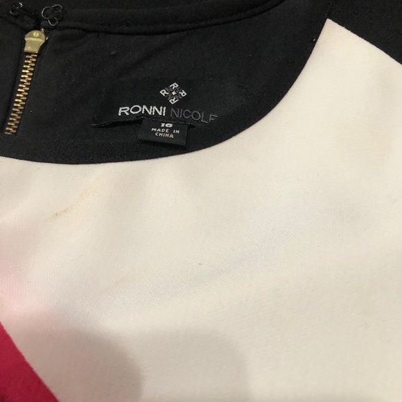 Color block - Picture 3 of 3